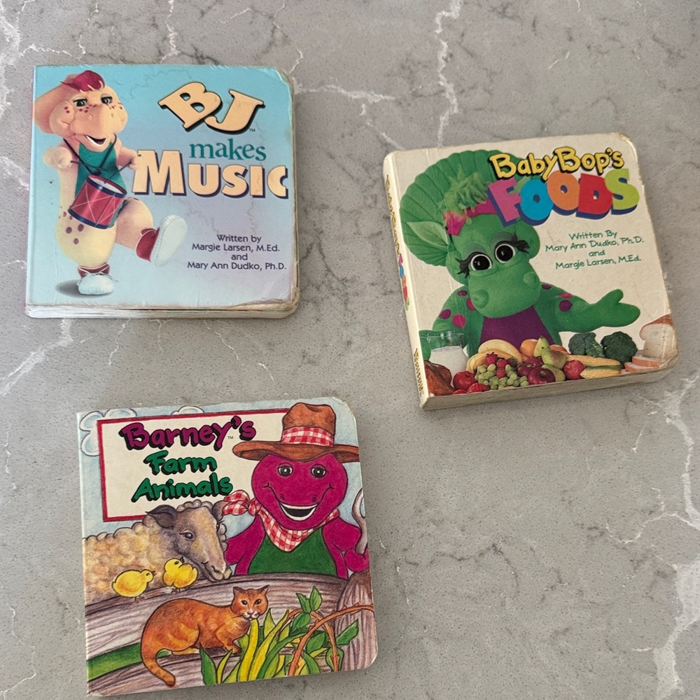 1990’s Barneys, BJ and baby bop book lot